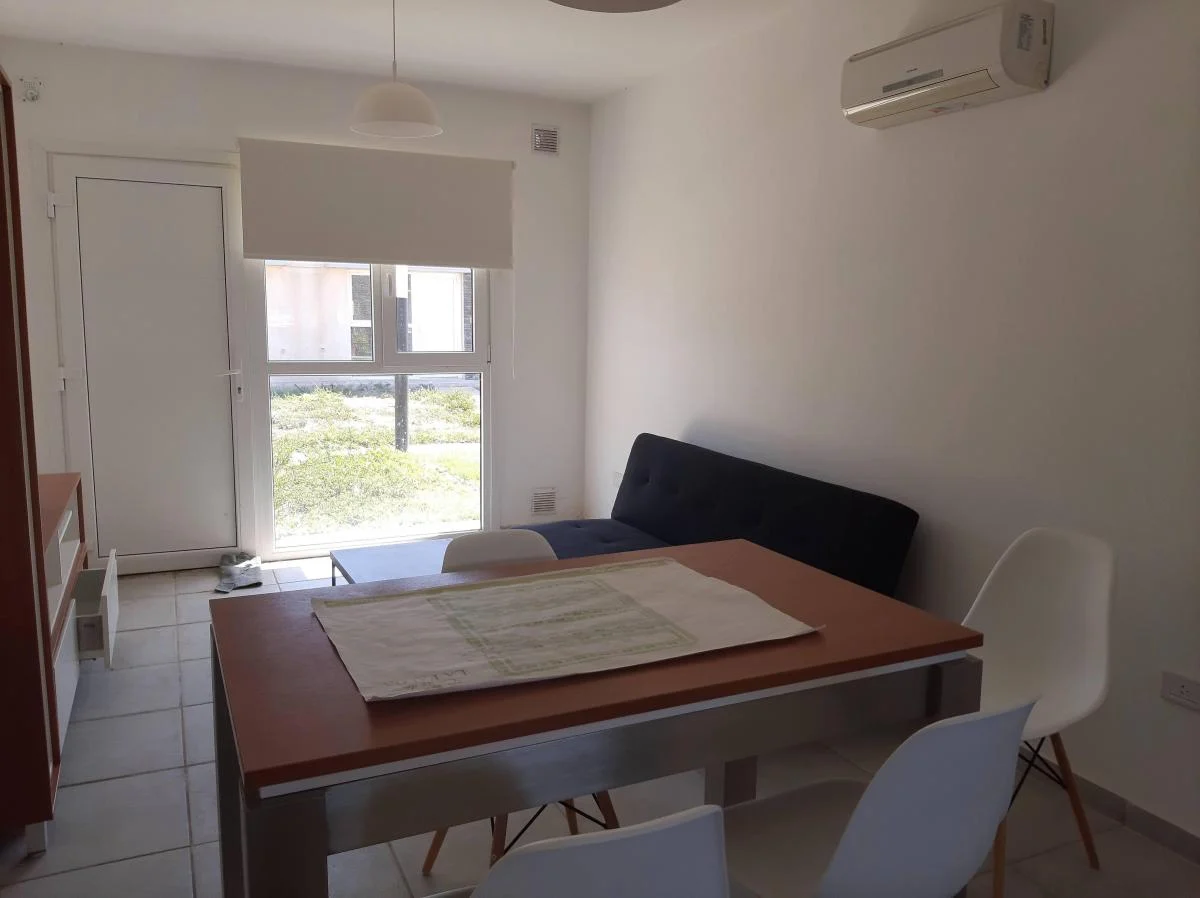 Foto de VENTA -CASA 2 DORMITORIOS - APTA CREDITO- CIPOLLETTI, imagen 5