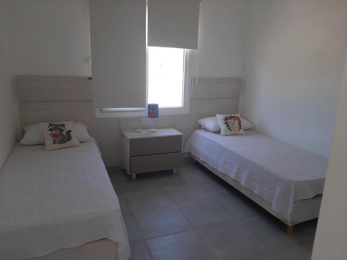 Foto de VENTA -CASA 2 DORMITORIOS - APTA CREDITO- CIPOLLETTI, imagen 4