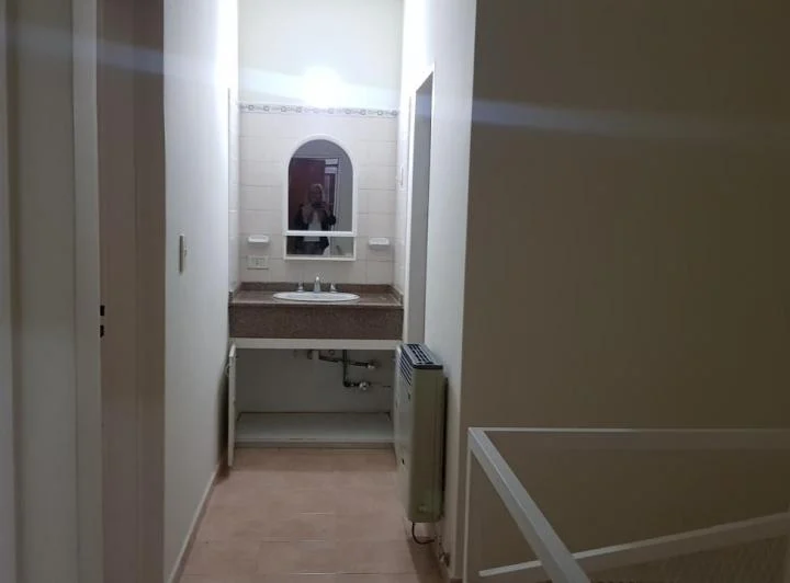 BROKERS ALQUILA DUPLEX 3 DORM- CIPOLLETTI 4