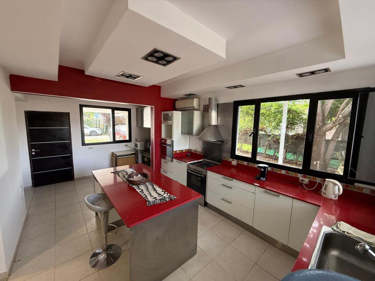VENTA CASA GERENCIAL 3 DORMITORIOS BARRIO CERRADO - CIPOLLETTI