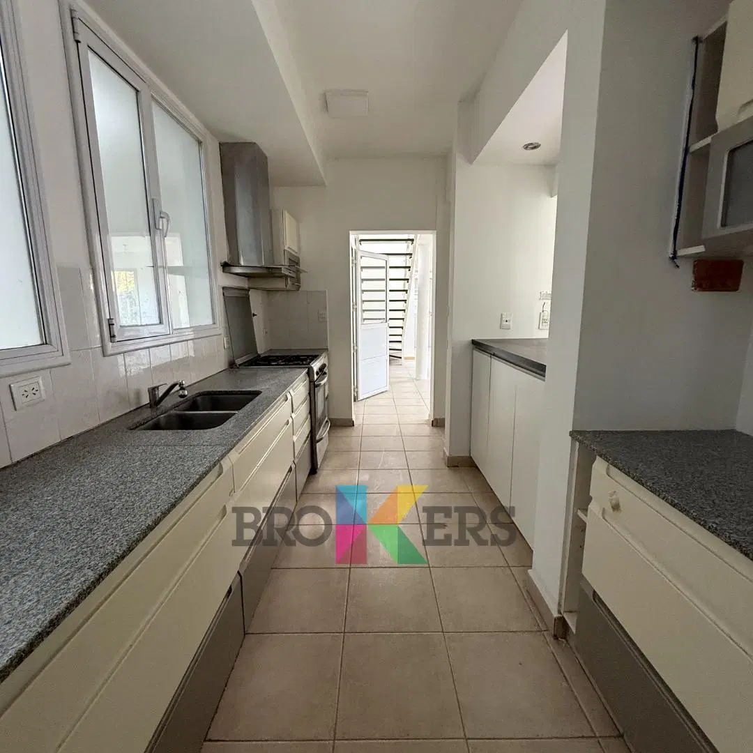 Casa 4 dormitorios en Cipolletti. EN VENTA 3