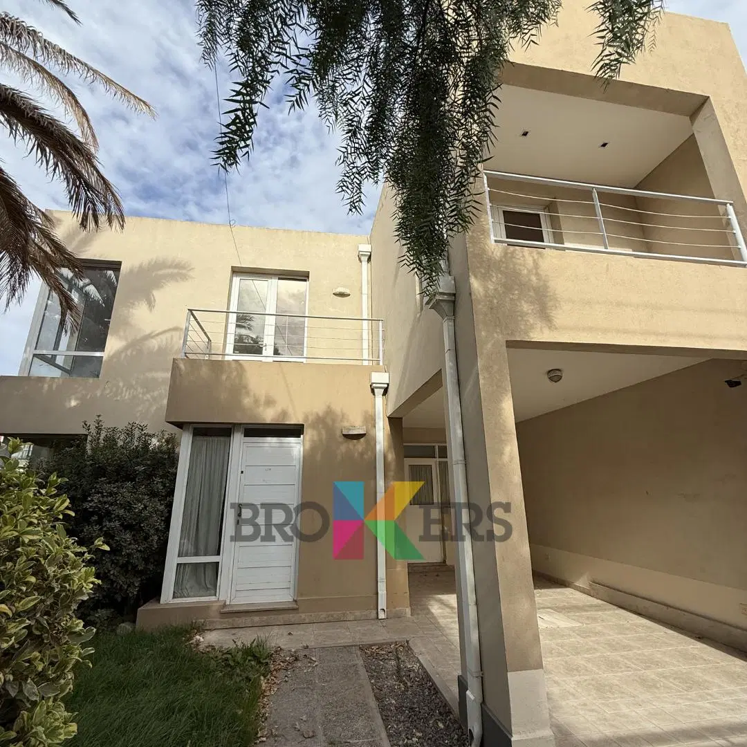 Casa 4 dormitorios en Cipolletti. EN VENTA 5