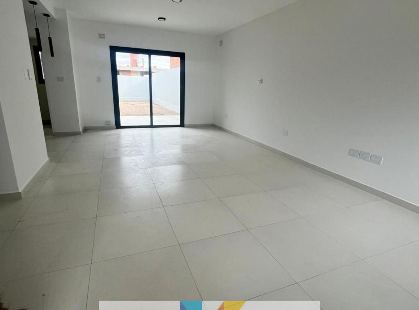 Foto de VENTA DUPLEX 2 DORMITORIOS a estrenar. Cipolletti. APTO CREDITO, imagen 2