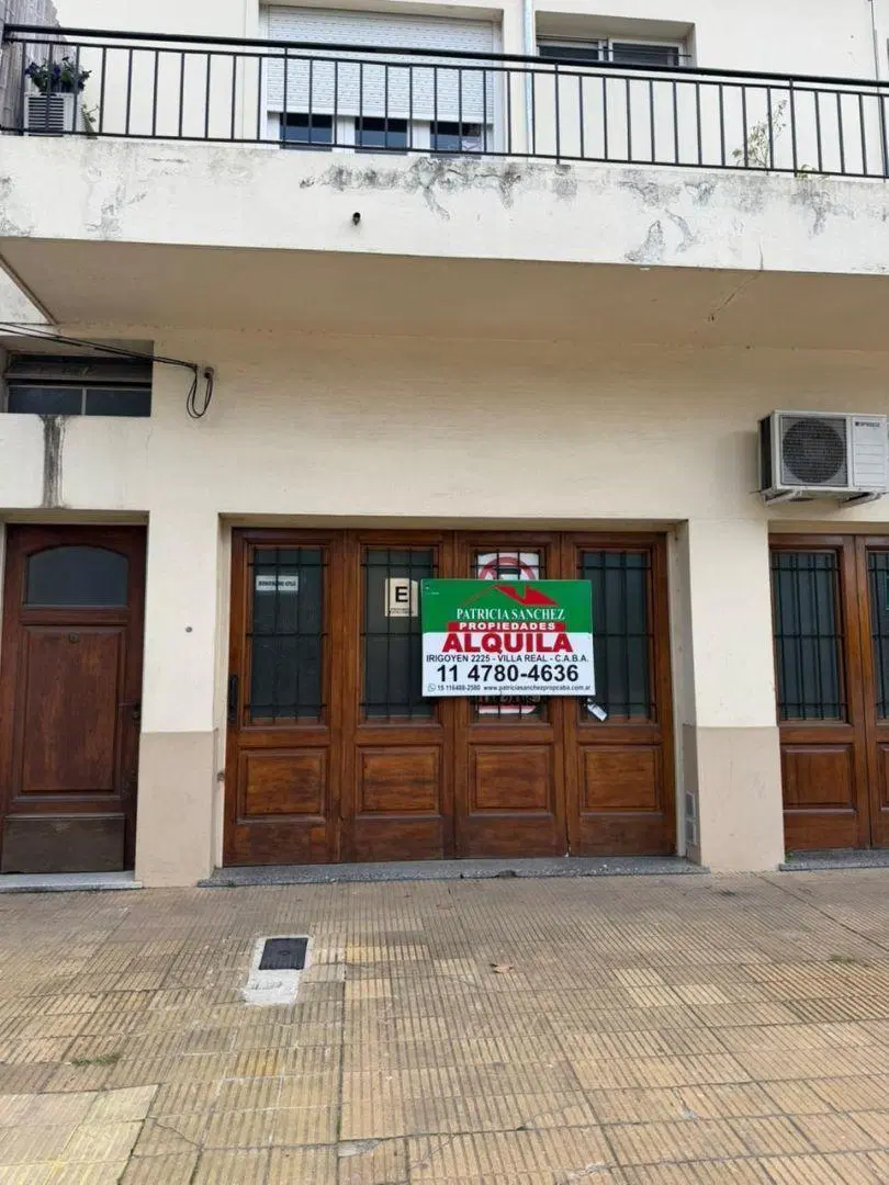Local . | Santiago Bonifacini al 4700 1