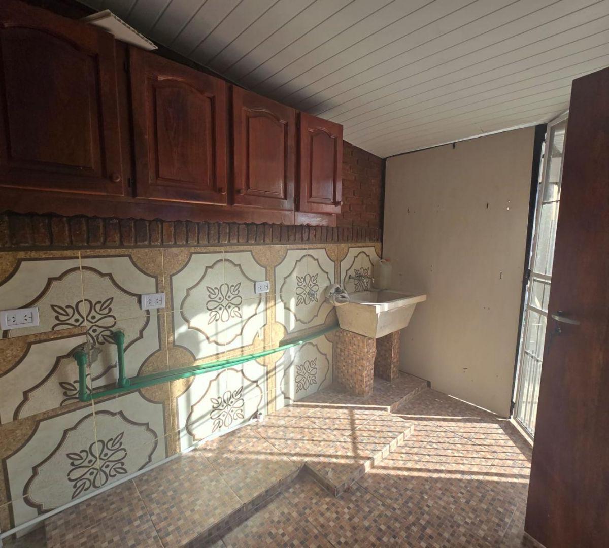 Casa 3 Ambientes. | Av Pres. Juan Domingo Peron Al 2800 5