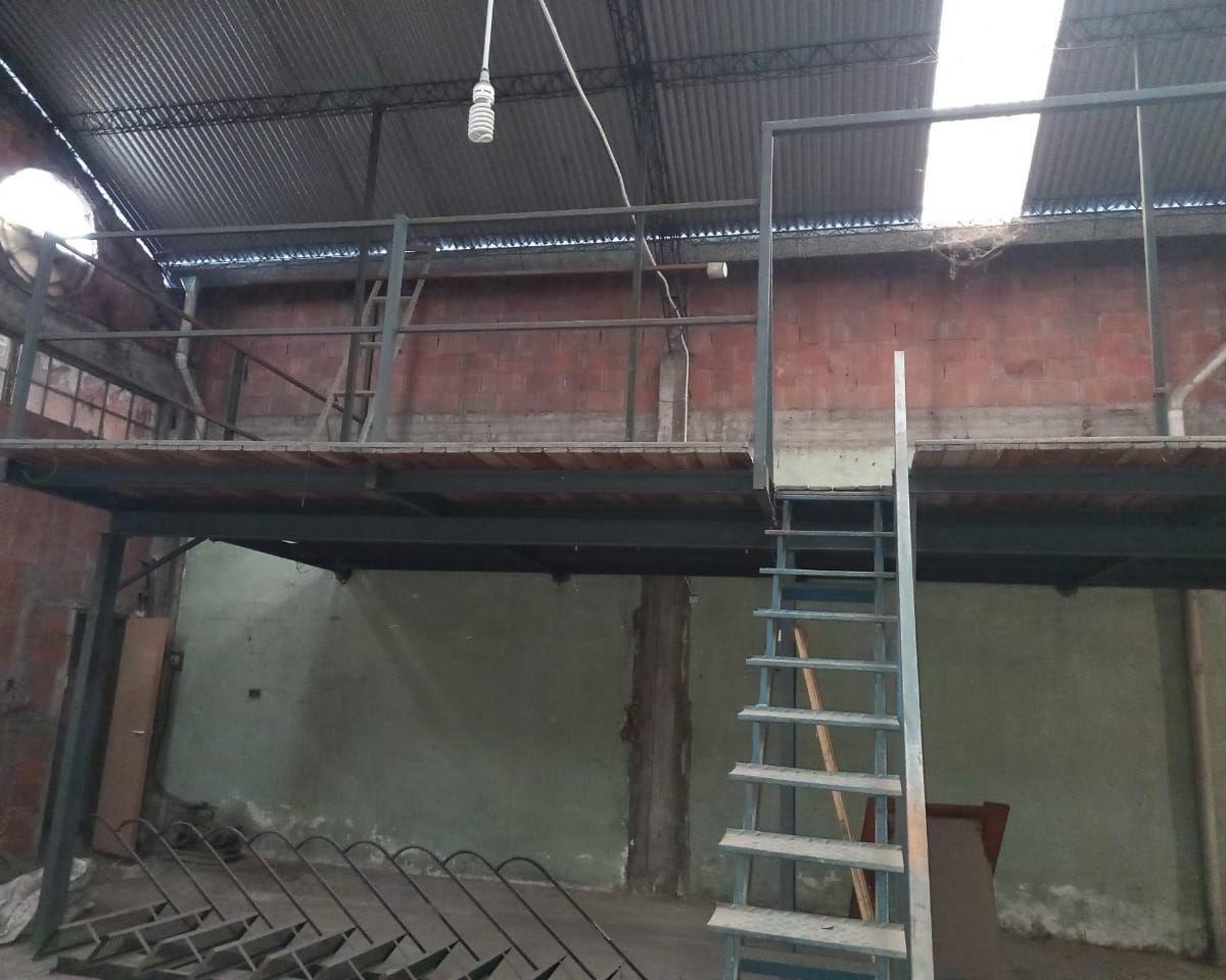 Galpón . | Av. Pres. Arturo U. Illia al 5000