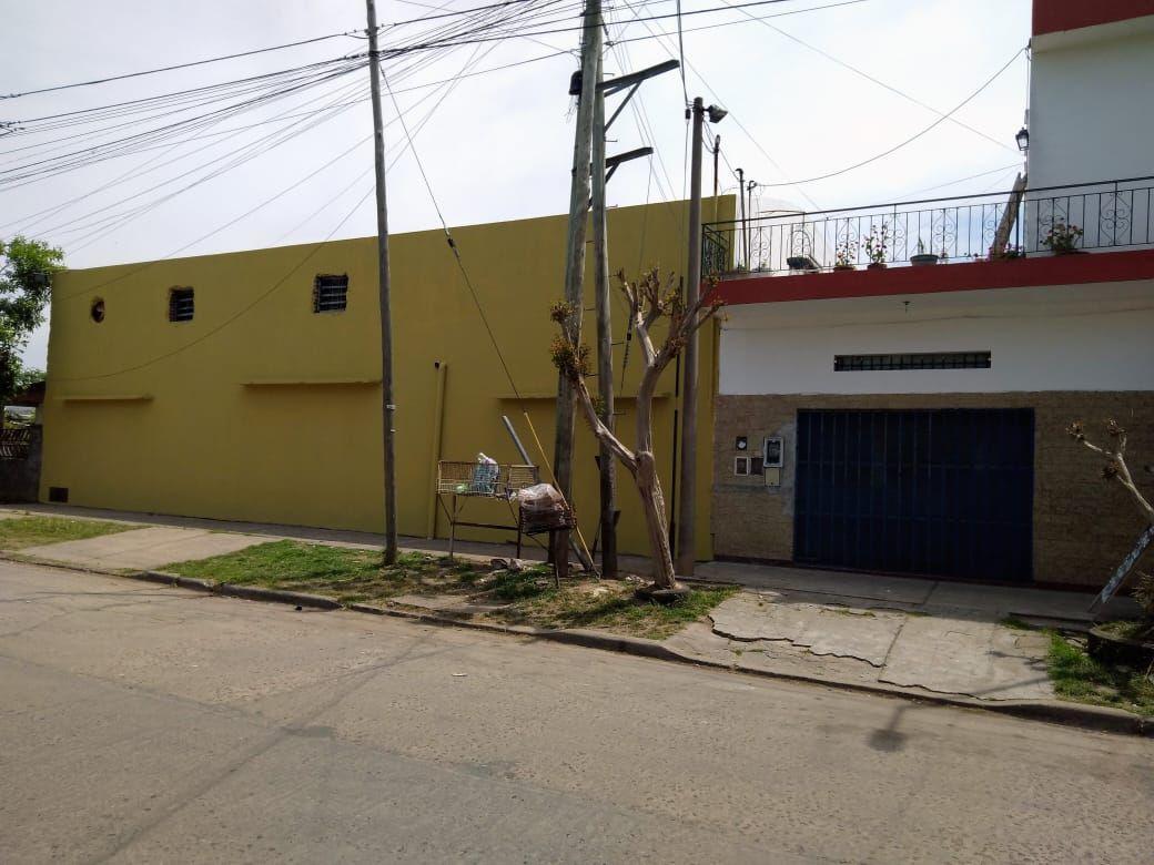 Local. | Juan B. Justo Al 2000 2