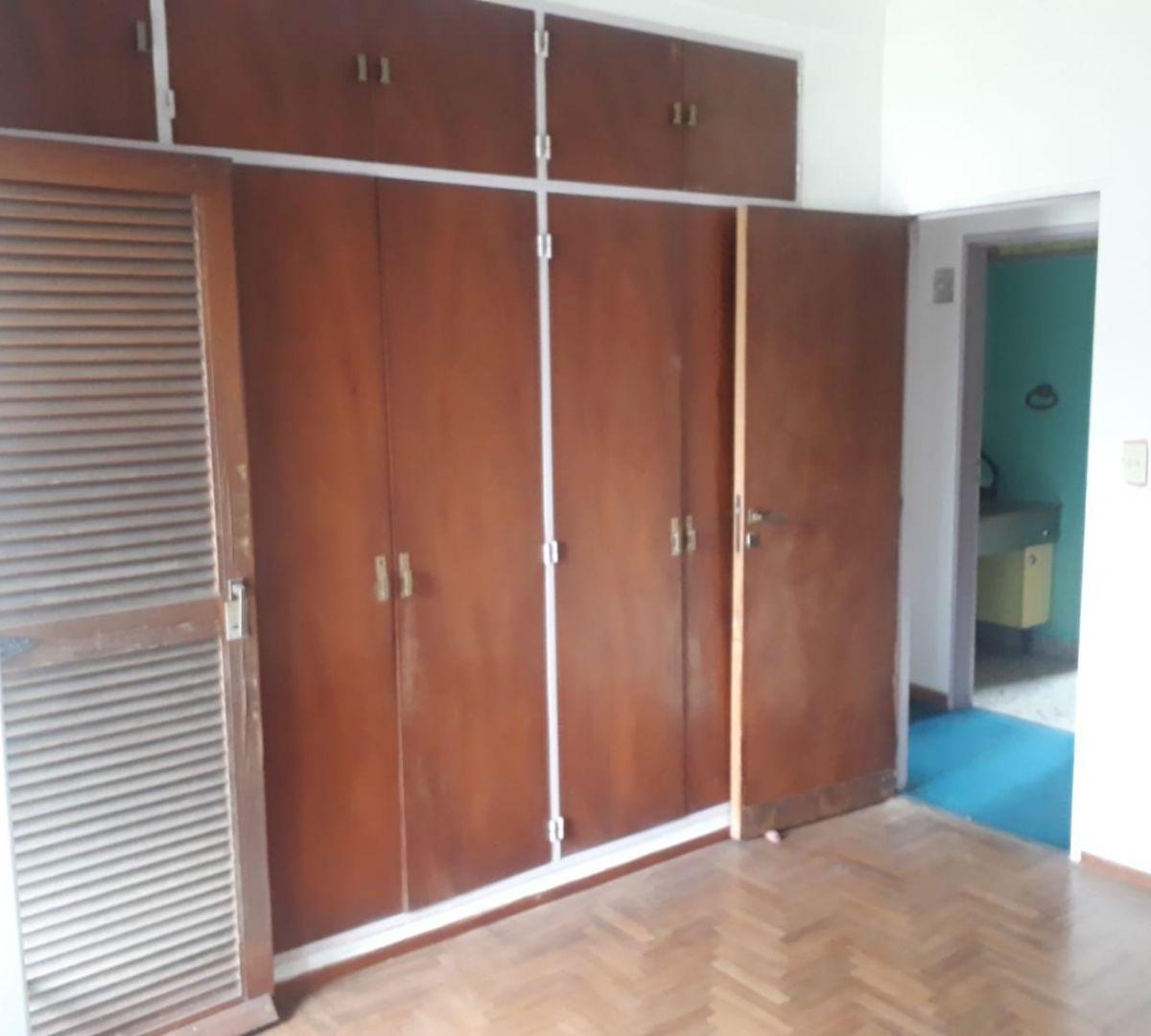 Casa 5 ambientes. | Alvarez Jonte al 100