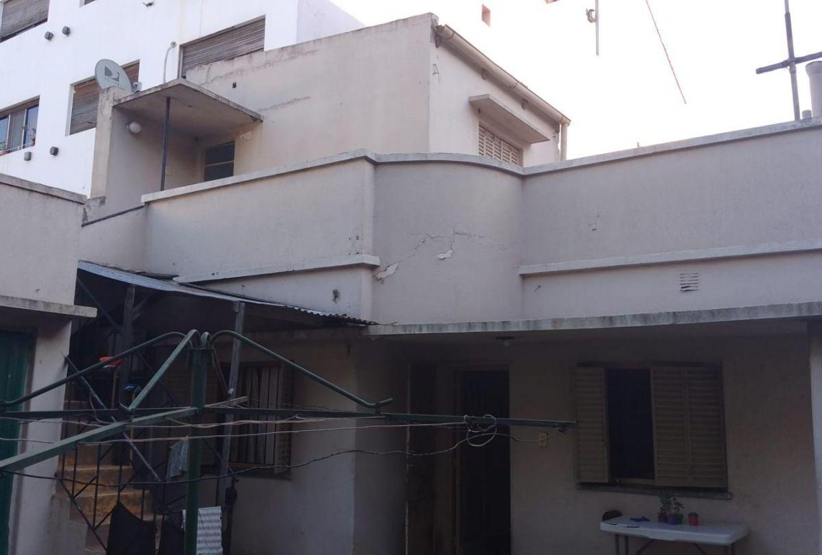 Local . | Av. Pres. Juan Domingo Peron al 2200