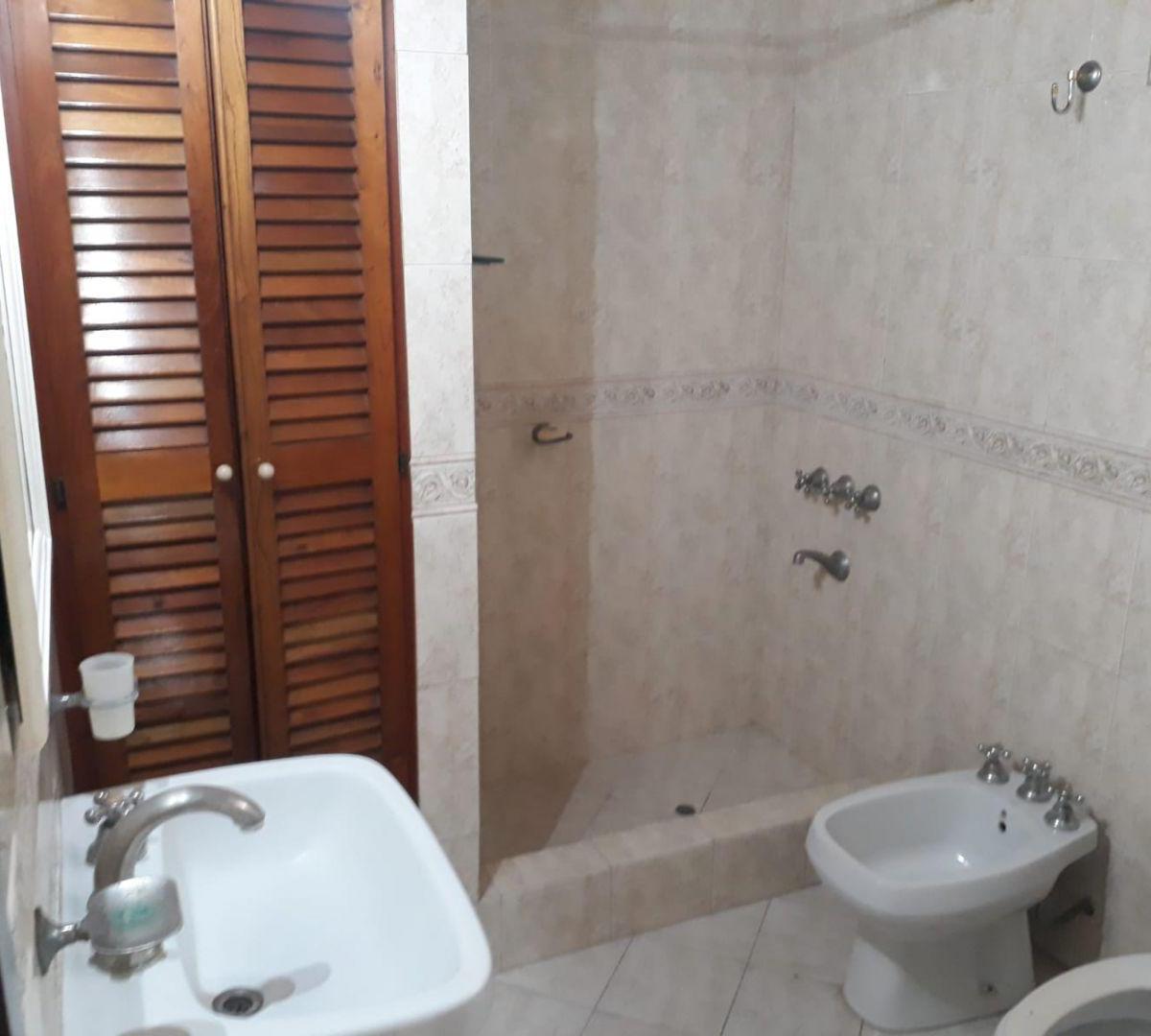 Casa 5 ambientes. | Blas Parera al 4200
