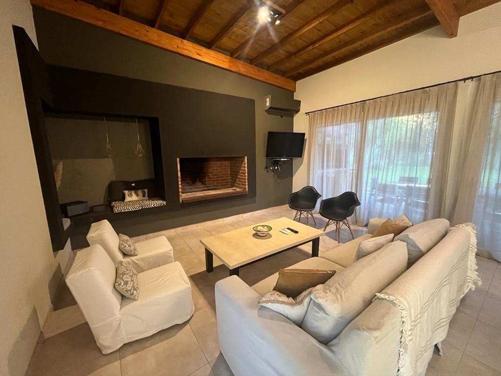Casa 5 ambientes. | Ruta 11 km 380