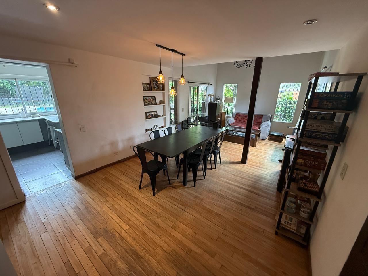 Casa 6 ambientes. | Montevideo al 3000