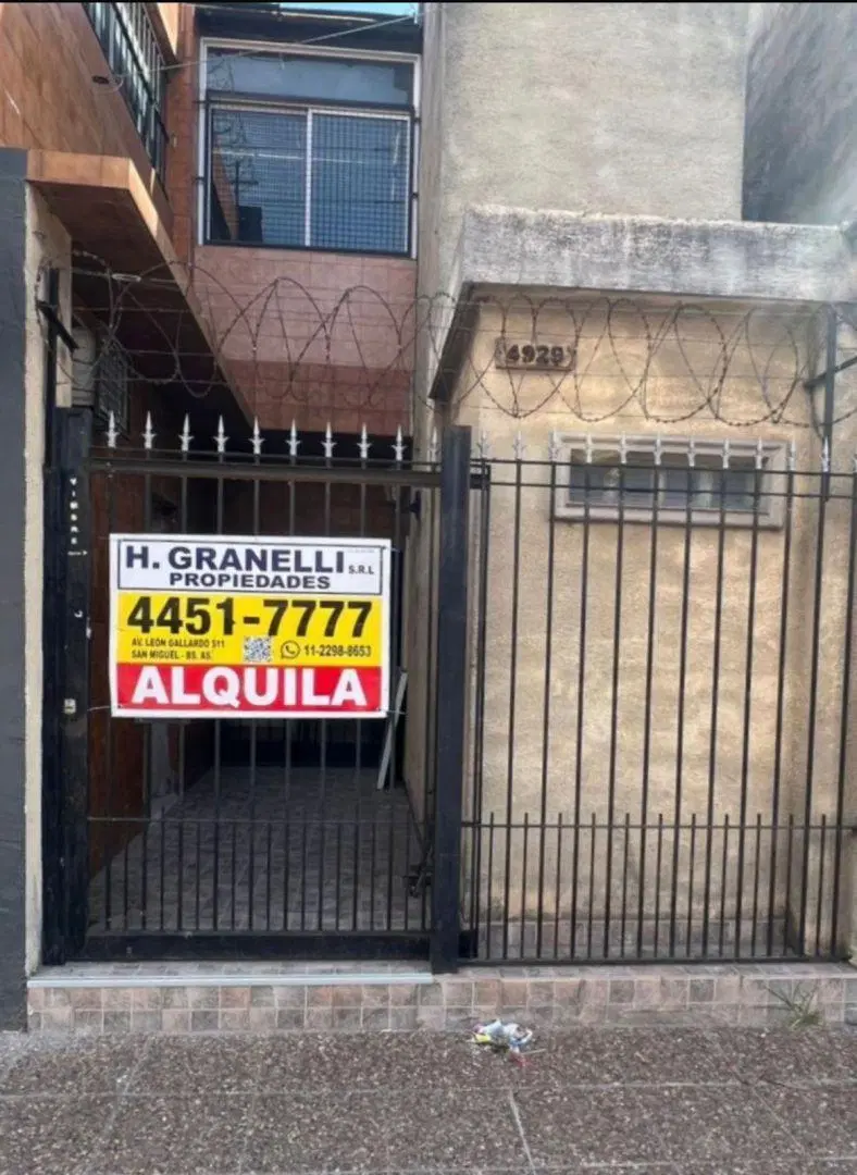 Local . | Granaderos a Caballo al 4900 5