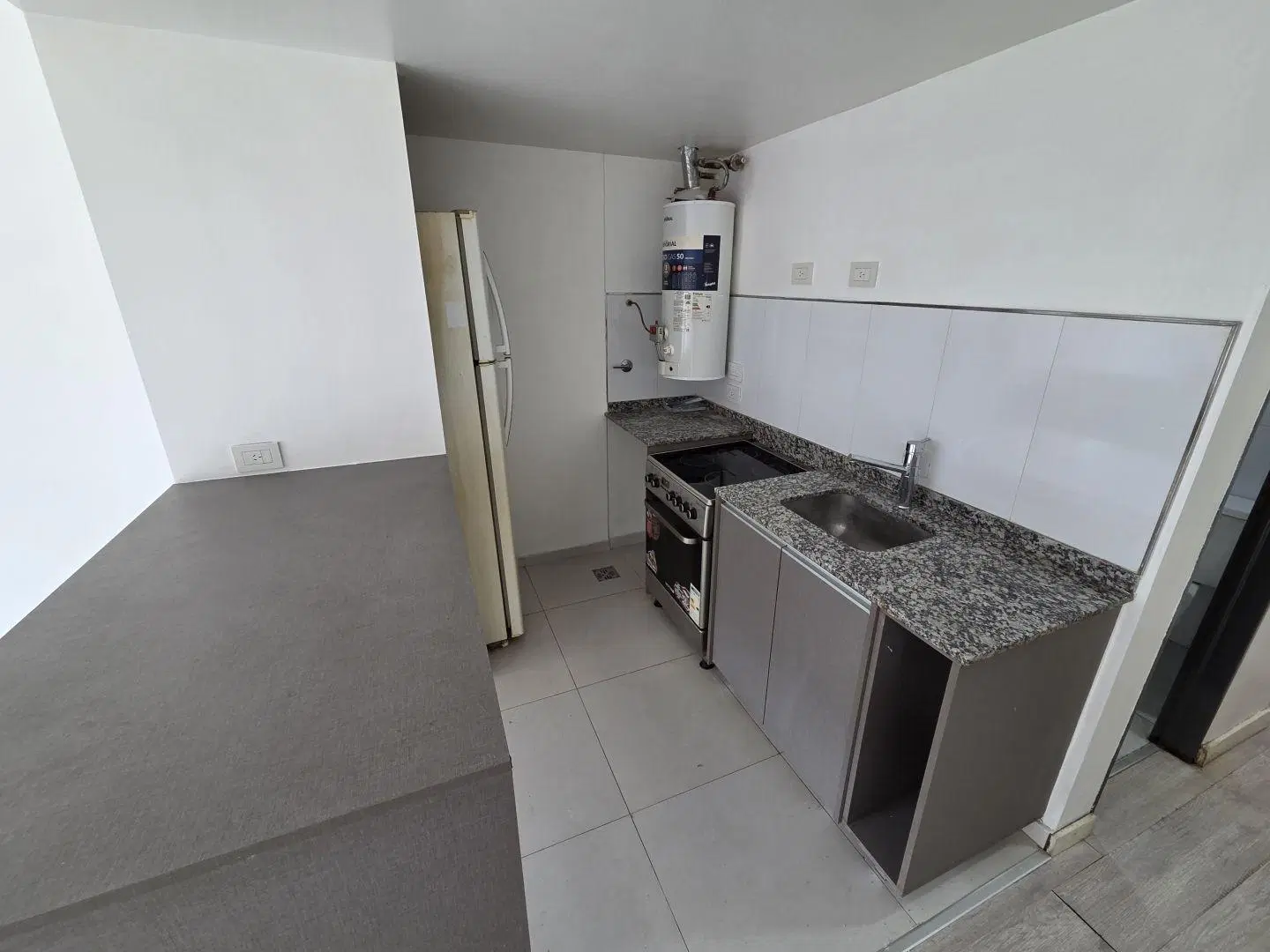 Departamento monoambiente. | Juan José Paso al 900 5
