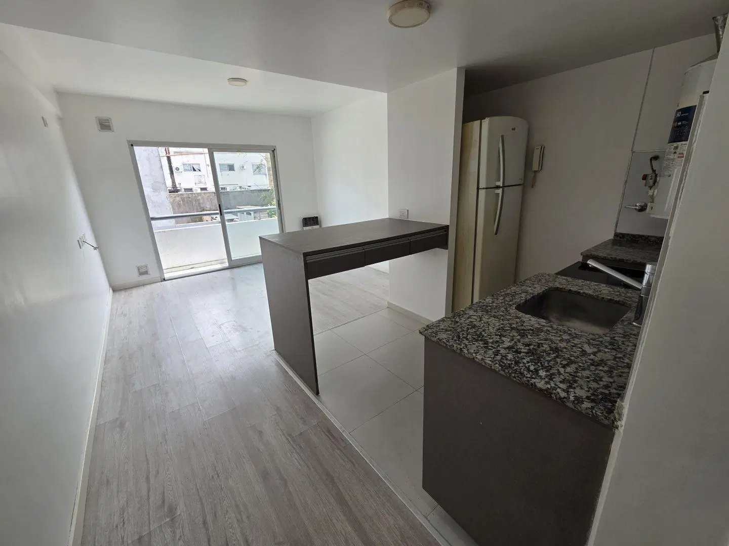 Departamento monoambiente. | Juan José Paso al 900 3