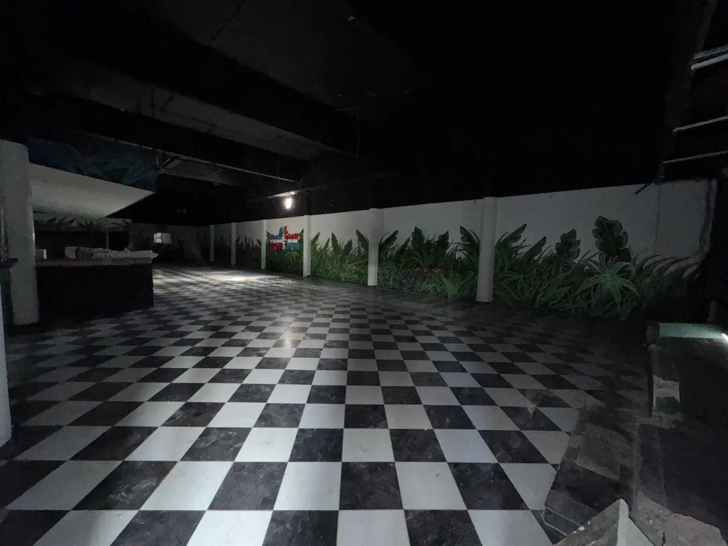 Local . | Av. Pres. Arturo Umberto Illia al 6700 5