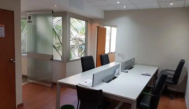 Oficina . | Av. Libertador al 15600 2