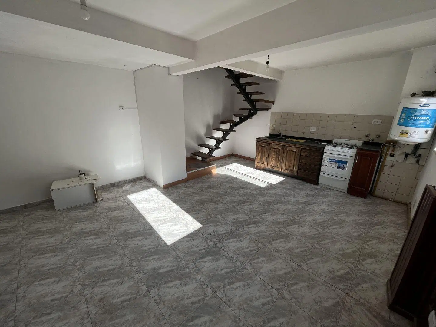 Departamento 3 ambientes. | Av. Pres Juan Domingo Perón al 100 4
