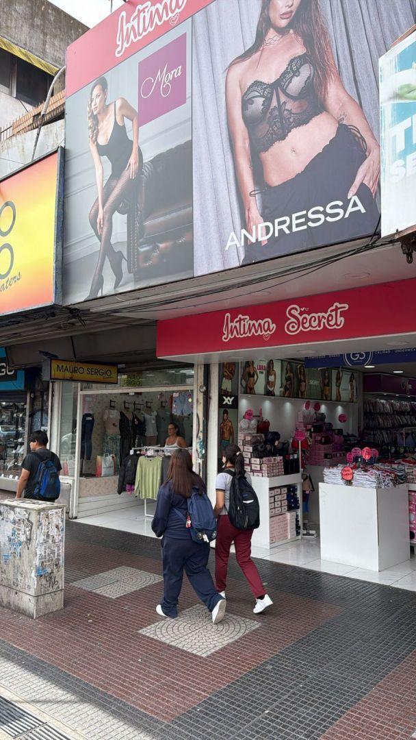 Local . | Av. Pres. Juan Domingo Peron al 1600