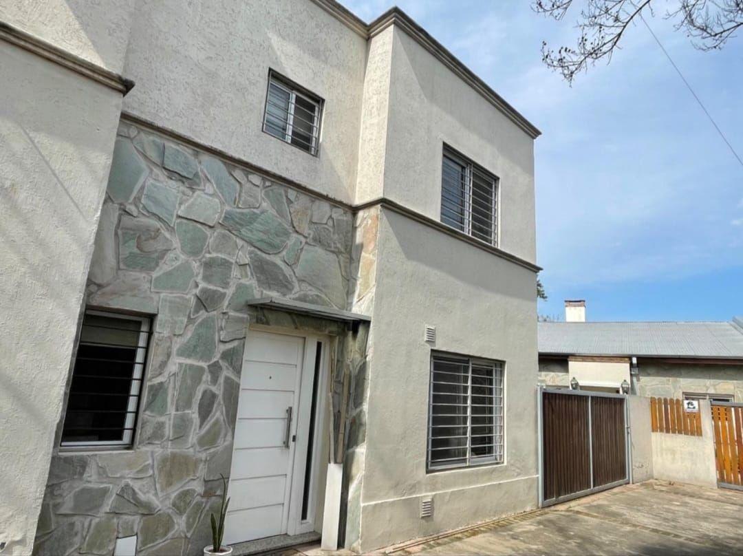 Casa 4 ambientes. | Maestra Clorinda Munzon al 900