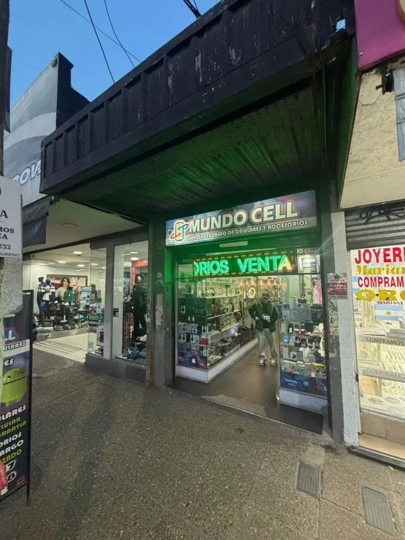 Local . | Av. del Libertador al 100 1