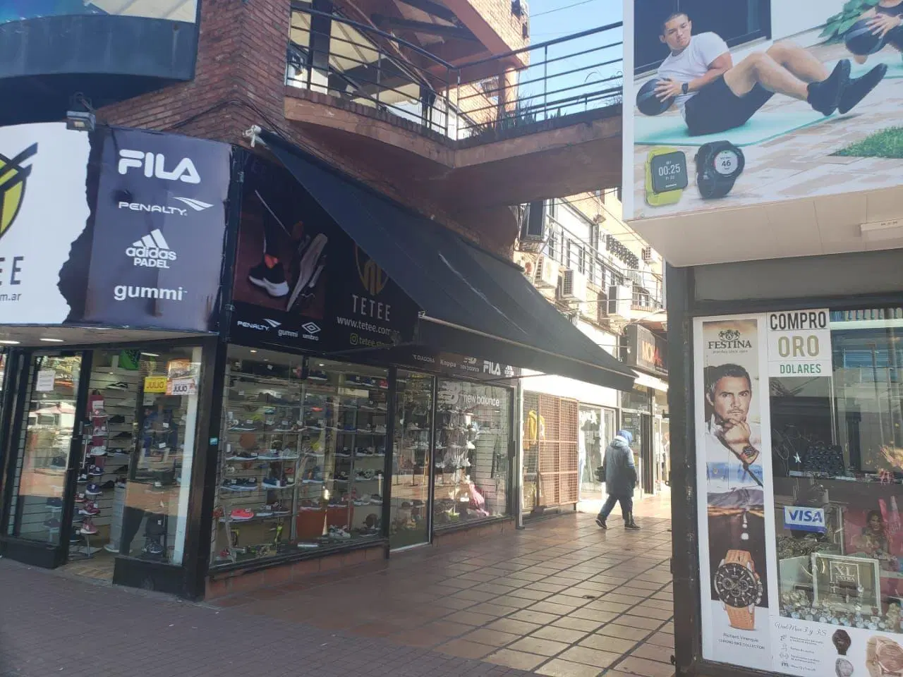 Local . | Paunero esquina Belgrano 5