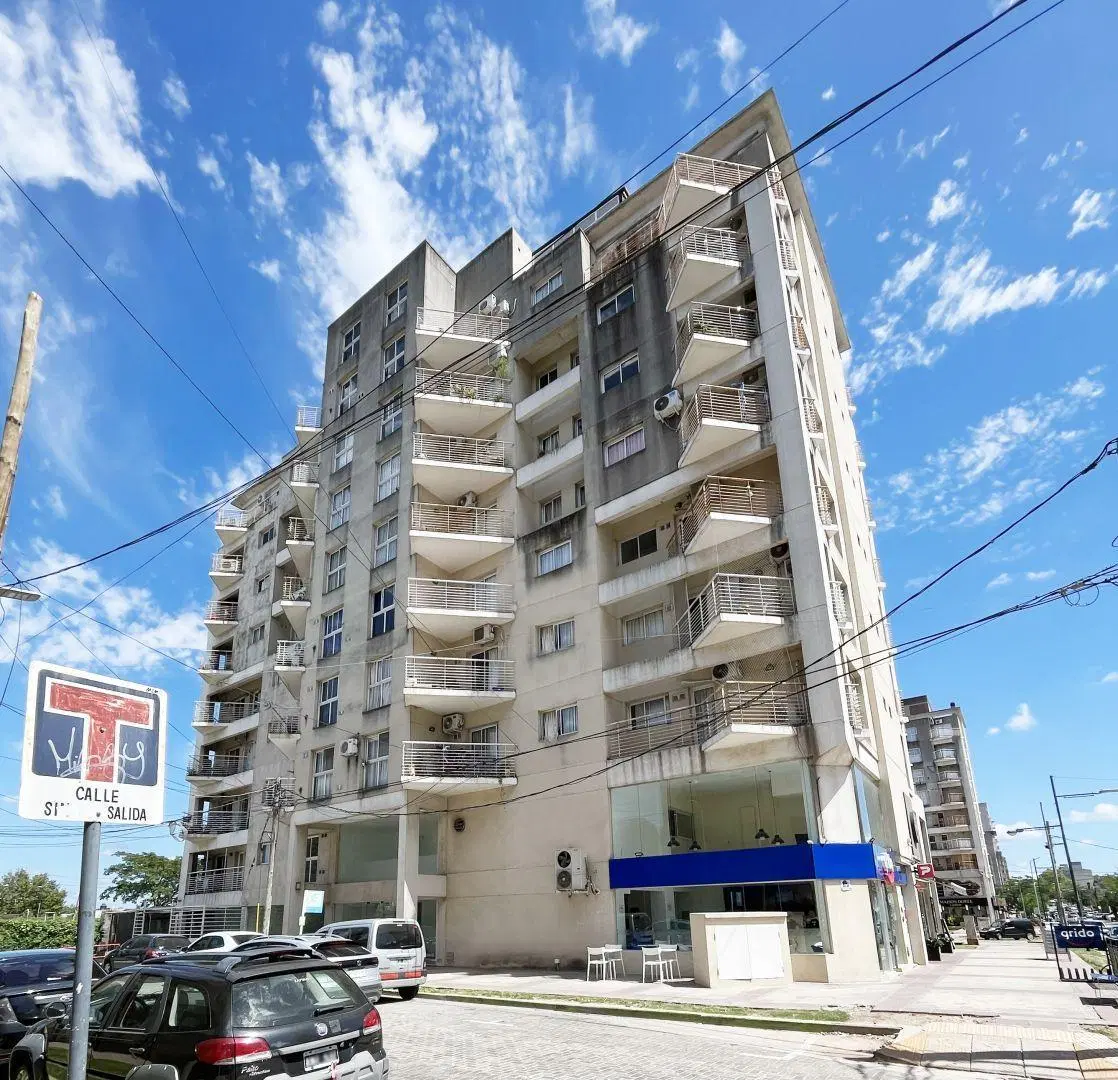 Cochera . | Gral. Las Heras al 1300 1