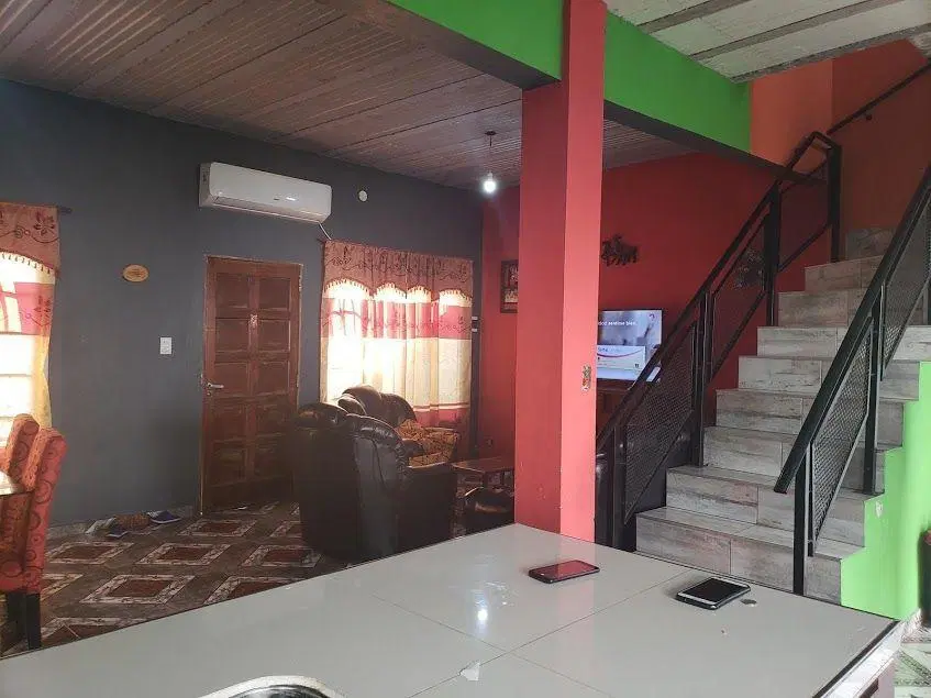 Casa 5 ambientes. | Lourdes al 4400 1