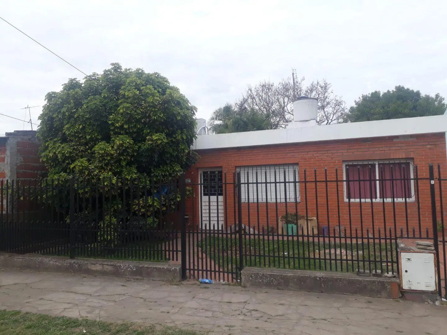 Casa 4 ambientes. | Alvarez Thomas al 700 2