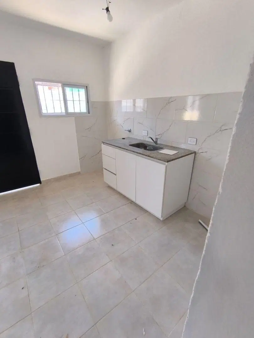 Departamento 2 ambientes. | Juan B. de Lasalle al 100 3
