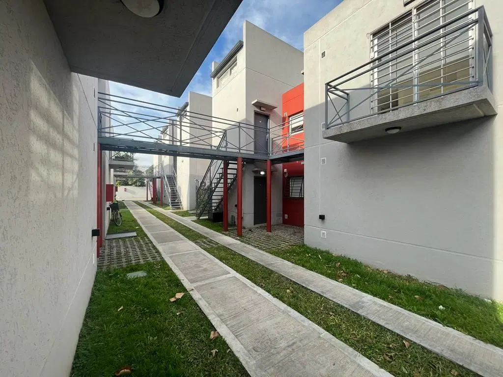 Departamento 2 ambientes. | Coornelio Saavedra al 300 3