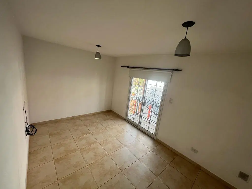 Departamento 2 ambientes. | Coornelio Saavedra al 300 5