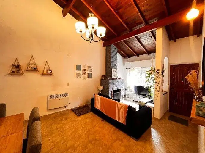 Casa 4 ambientes. | Azopardo al 2200 2