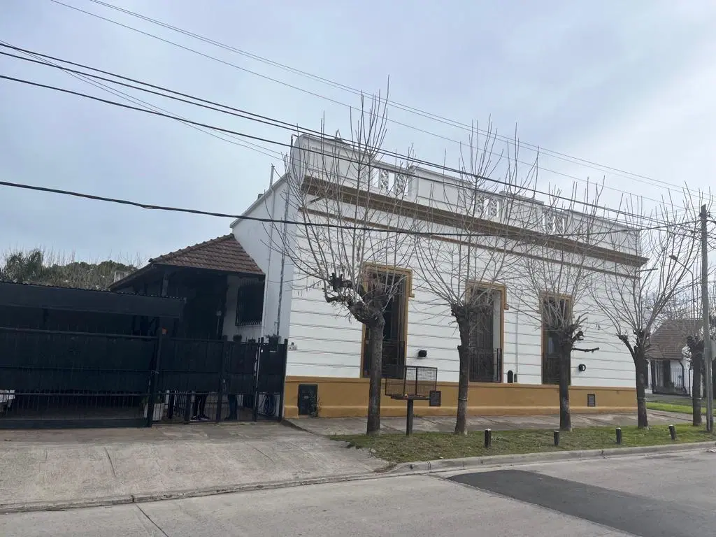 Casa 3 ambientes. | Piñero al 600 1