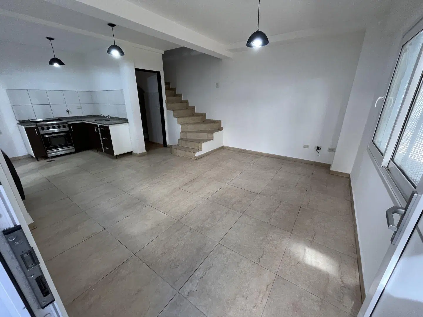 Departamento 4 ambientes. | Int. Juan Irigoin al 1400 5