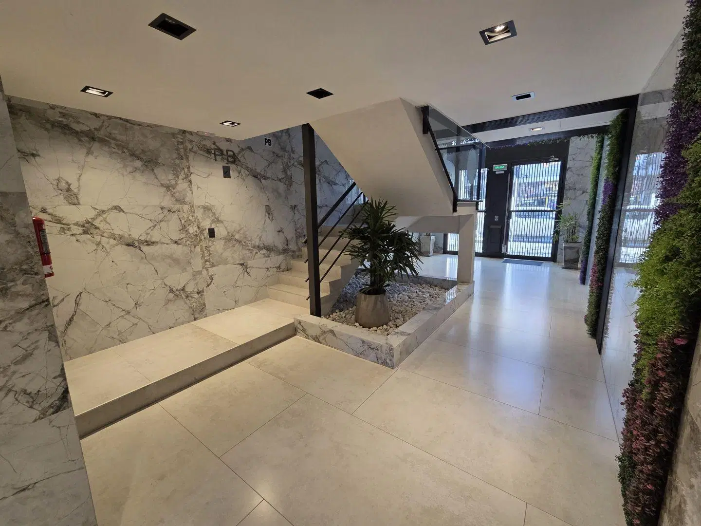 Departamento 2 ambientes. | Av. Ricardo Balbin al 400 8