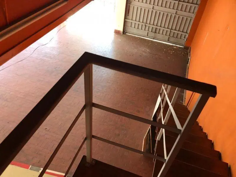 Local . | Av. Senador Moron al 700 3