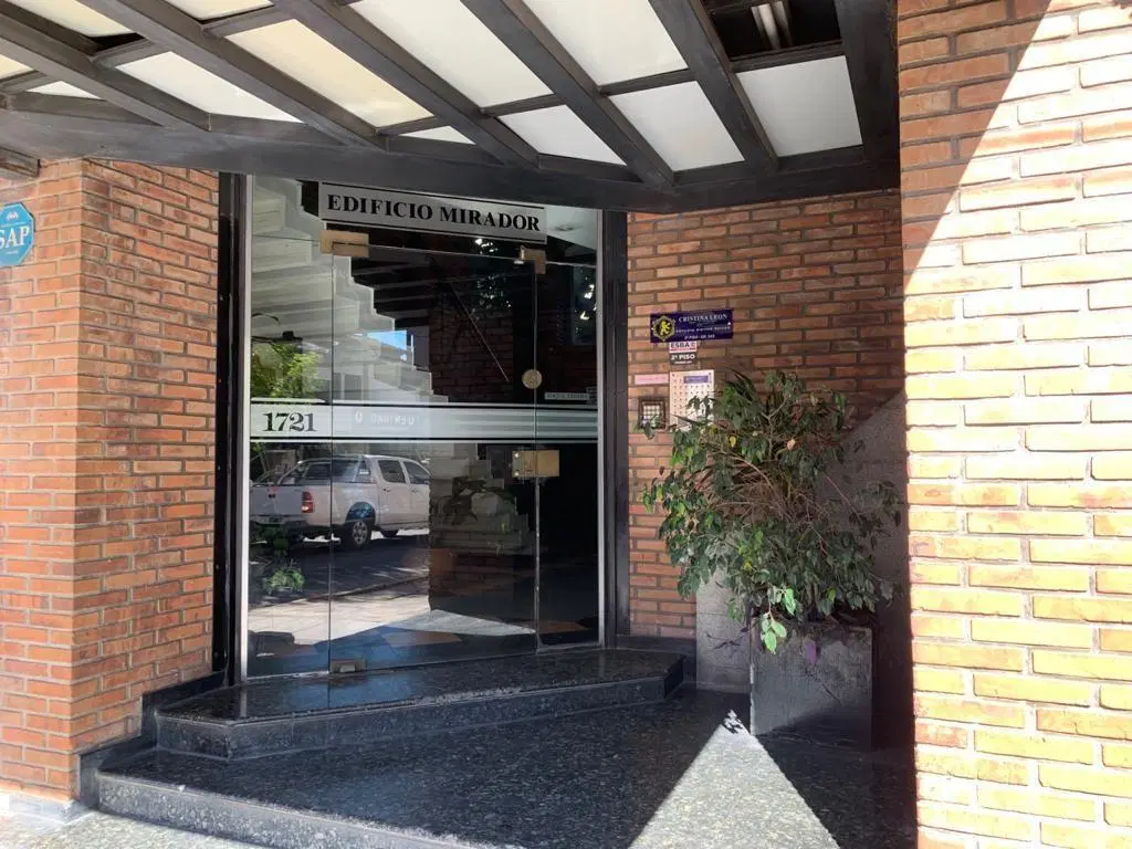 Edificio . | Paunero al 1700 3