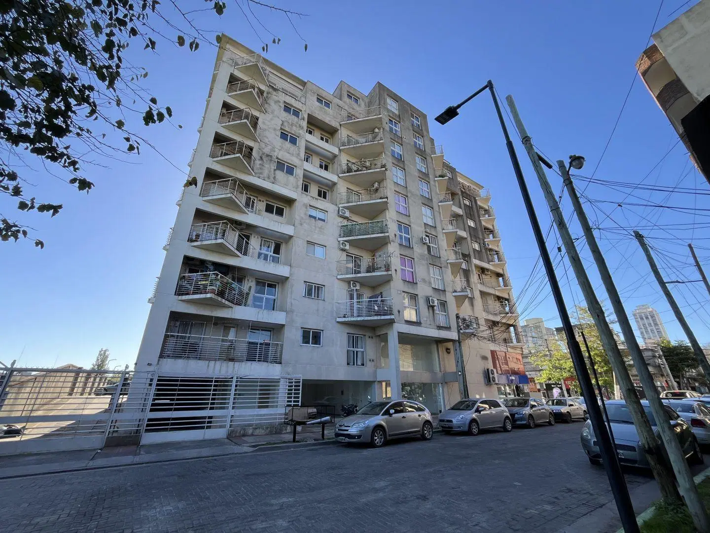 Cochera . | Gral. Las heras al 1300 1