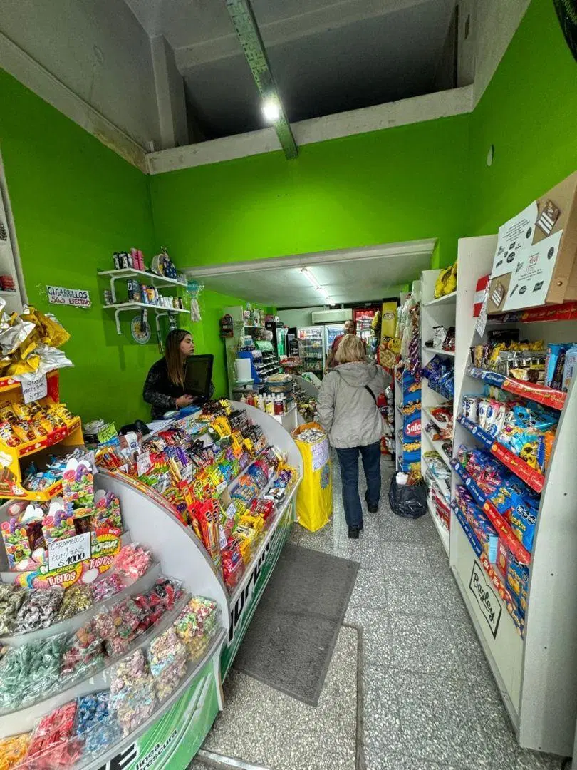 Local . | Paunero al 1600 1