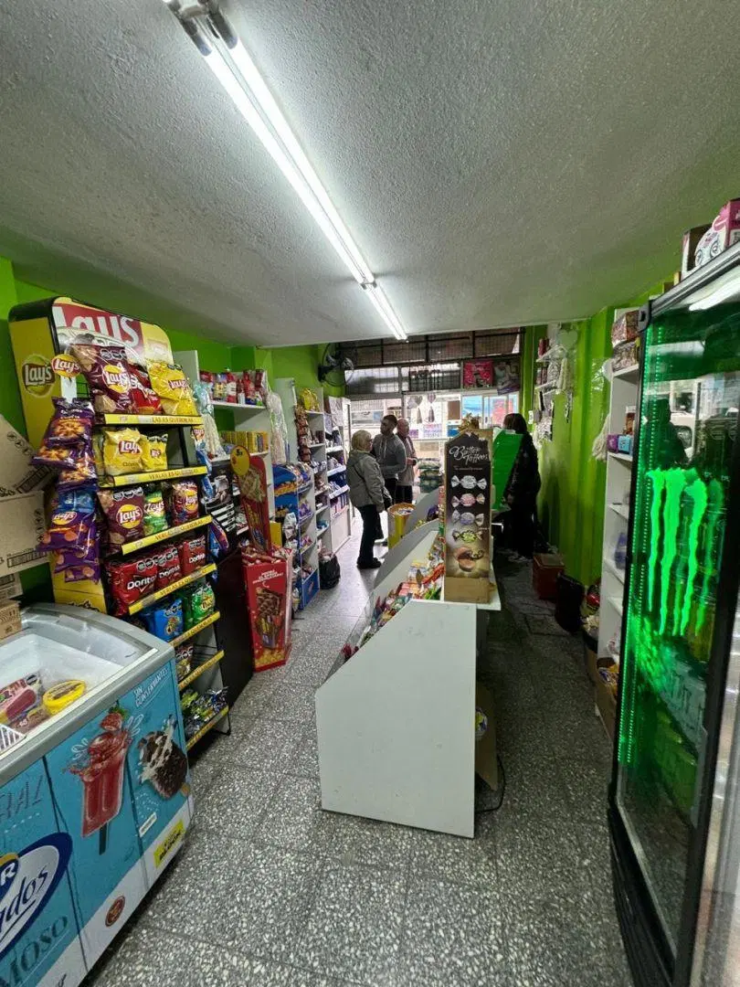 Local . | Paunero al 1600 2
