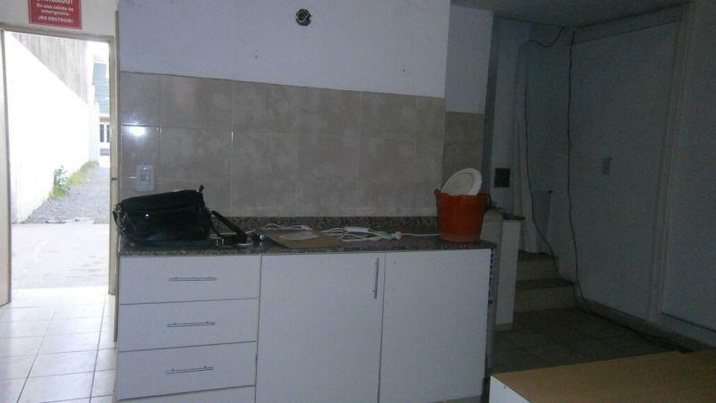 Foto de Local . | Av. Hipolito Yrigoyen al 1465/67/00, imagen 4