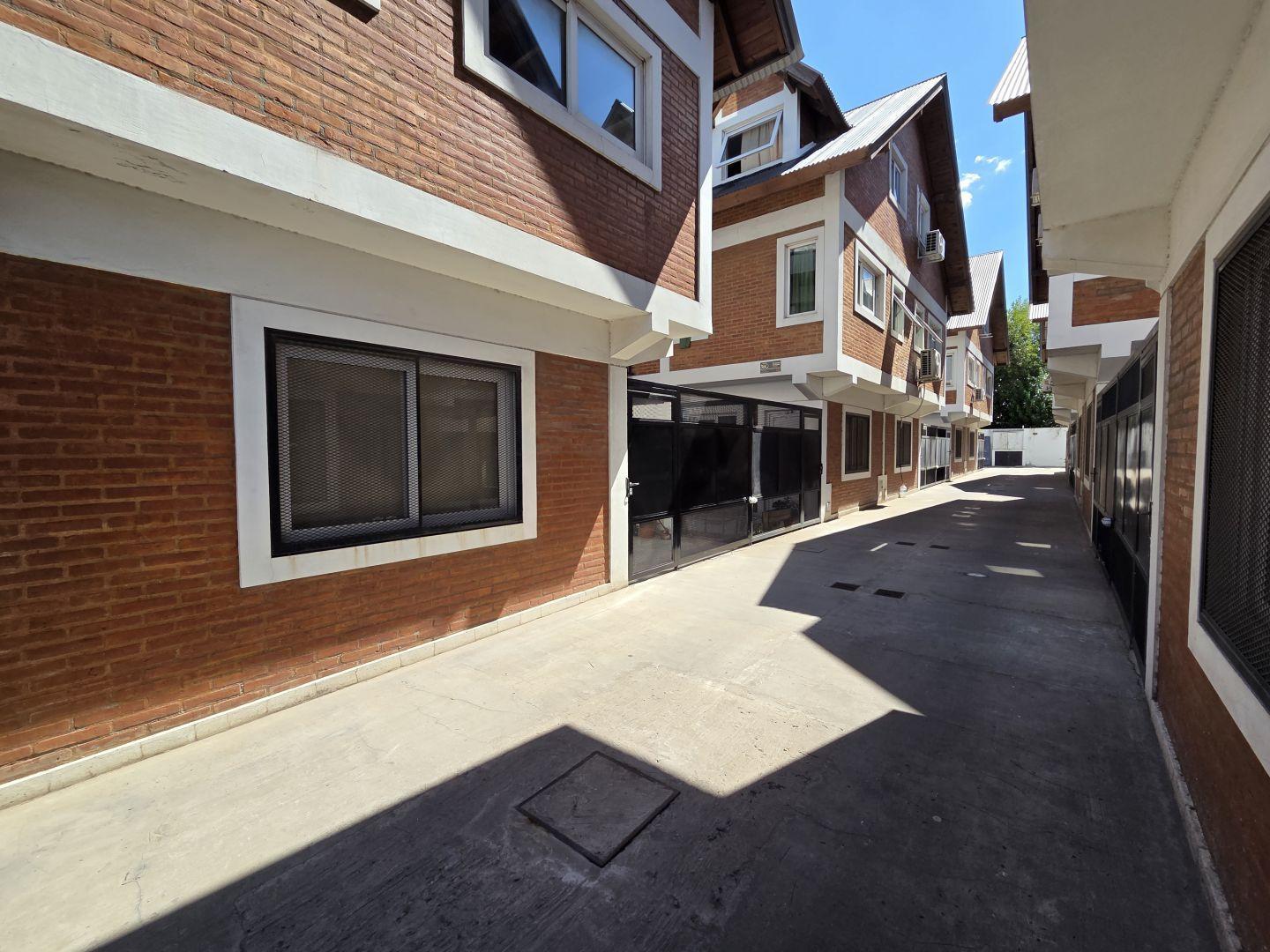 Foto de Departamento 4 ambientes. | Int. Juan Irigoin al 1400, imagen 3