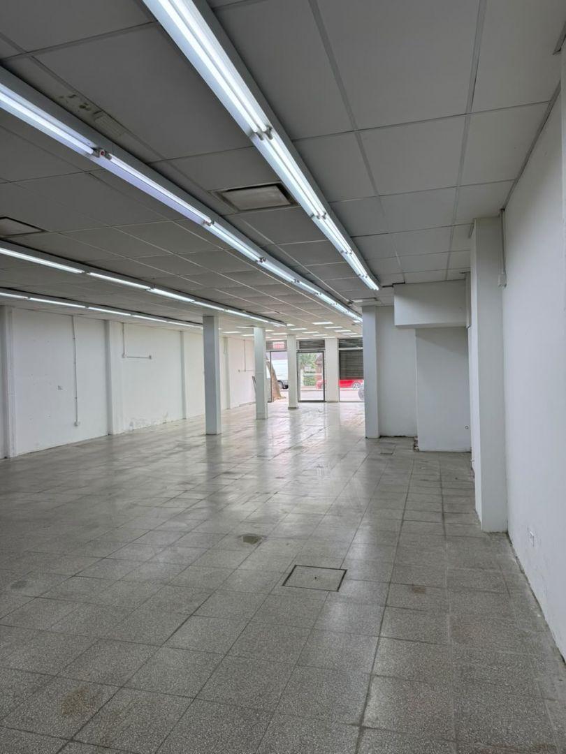 Foto de Local . | Av. Arturo U. Illia al 5600, imagen 4