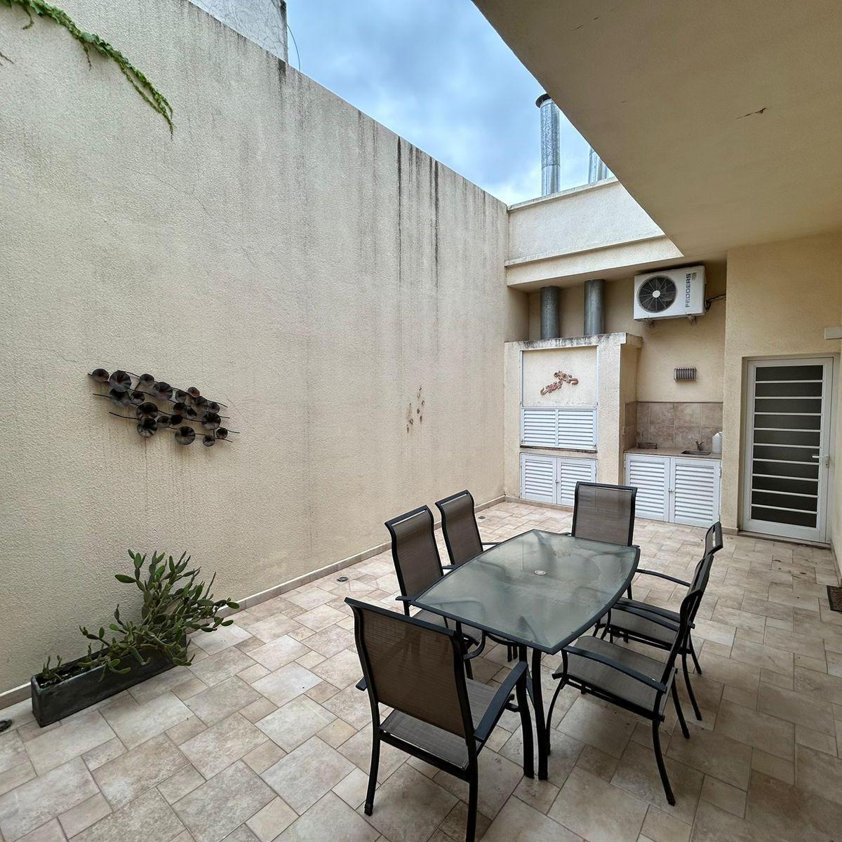 Venta Casa con Cochera de 3 Dorm. en Lourdes 4