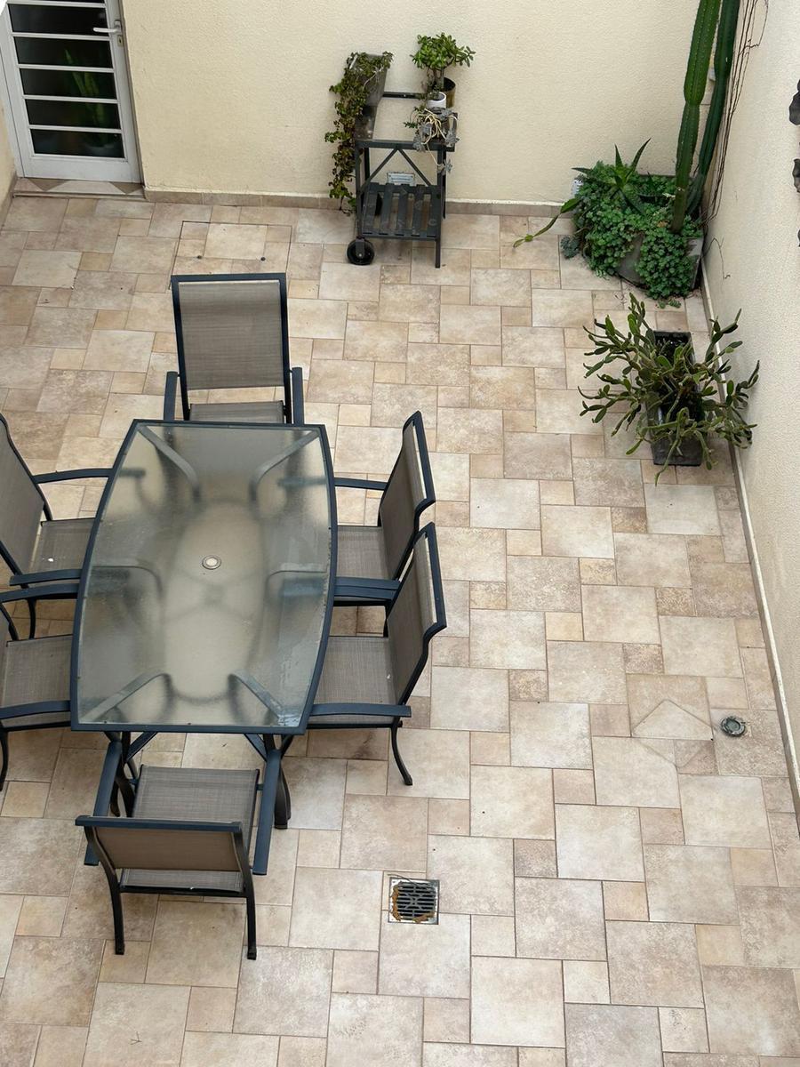 Venta Casa con Cochera de 3 Dorm. en Lourdes 2