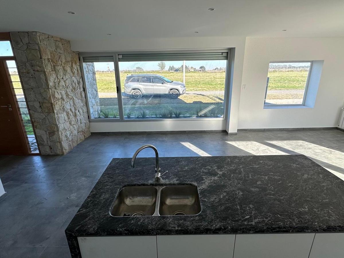 Venta Casa 3 Dorm. Brisanova Pueblo Esther 3