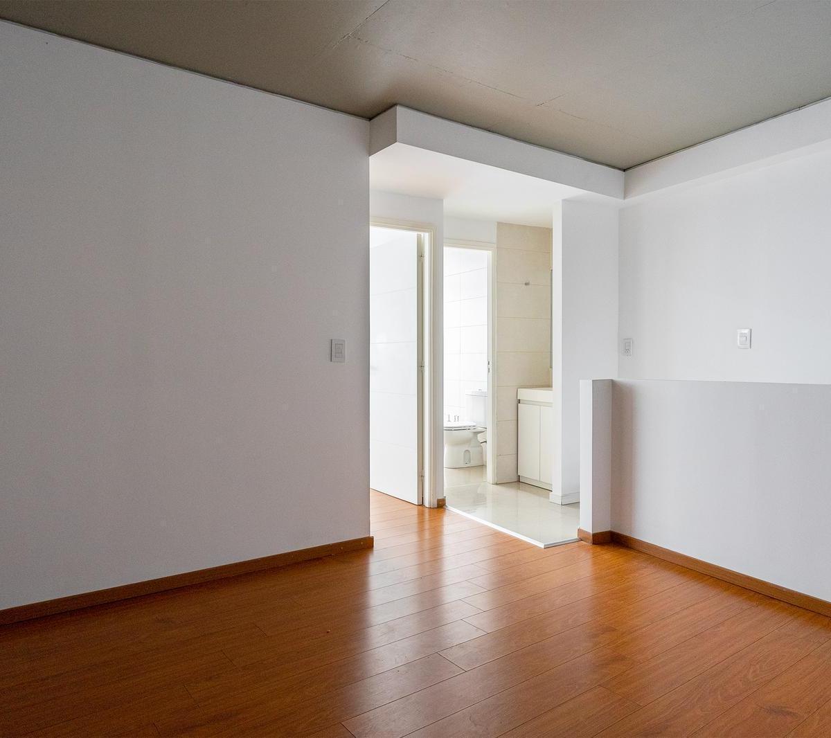 Venta Departamento Duplex Dos Dorm. Patio 3