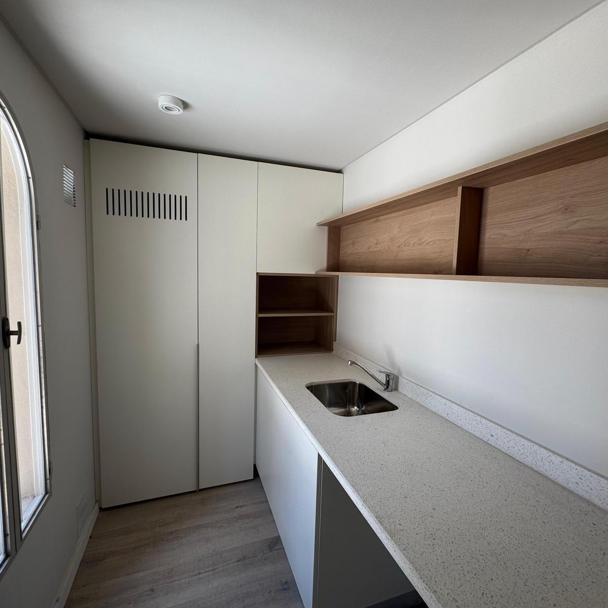 Venta Casa Diseño de Autor con Pileta y Cochera en Barrio Abasto 5