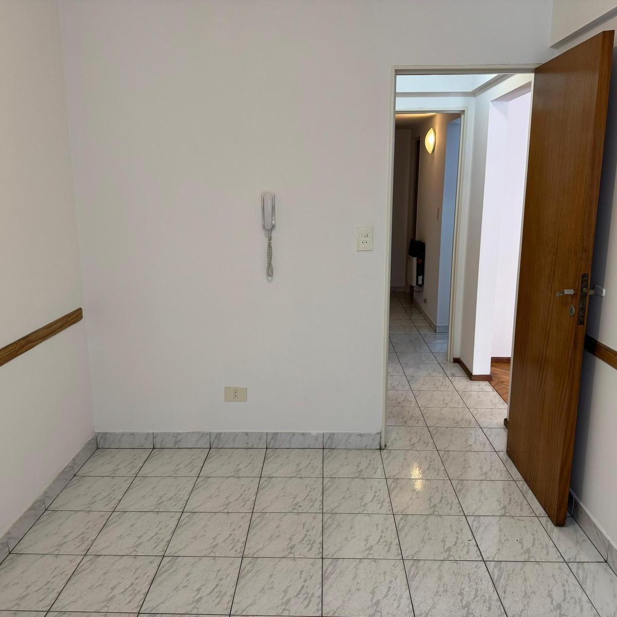 Venta Departamento 2 Dorm. con Balcon Al Frente Pichincha 2
